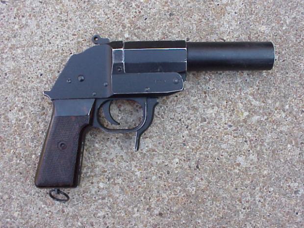 DDR flare pistol.JPG