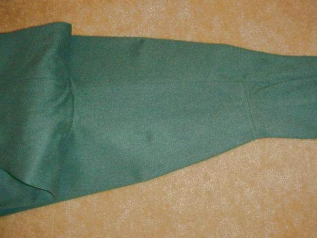 Breeches green with buttons crotch.JPG