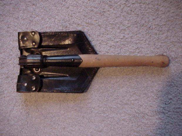 DDR MfS shovel.JPG