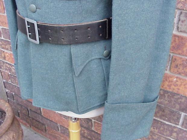 Pol Rgt 15 tunic cuffs.JPG