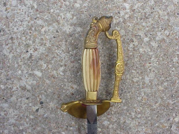 Italian Pol sword hilt back 1.JPG