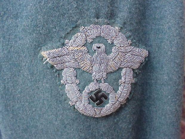 Pol Rgt 15 tunic eagle.JPG