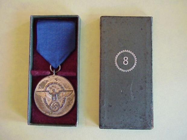 Pol 8 year boxed medal.JPG