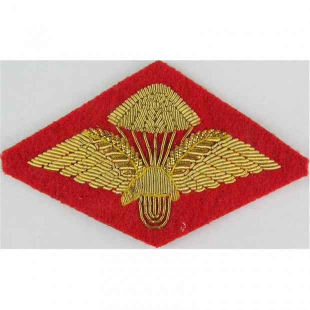 ethiopian-basic-parachute-wings-gold-on-red-diamond--bullion-wire-embroidered-parachute-jump-wings-or-badge.jpg