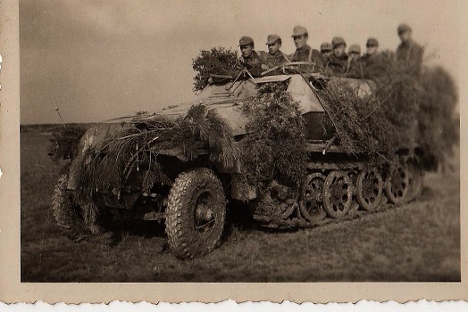 90. Panzergrenadier Division SdKfz 251 - TR PHOTOS 90. Panzergrenadier Division SdKfz 251 - TR PHOTOS