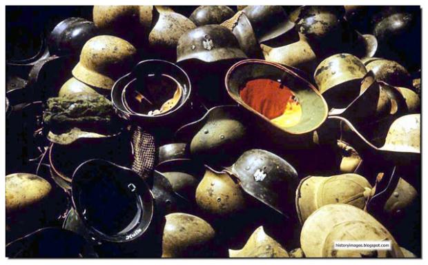 GERMAN-SOLDIERS-GERMAN-ARMY-WW2-COLOR-LARGE-IMAGES-PICTURES-helmets-north-africa.jpg