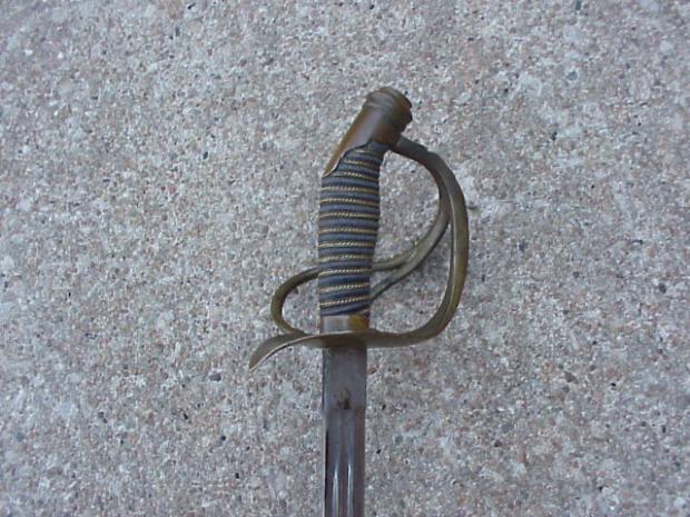 Bav Curiassier sword hilt back close.JPG