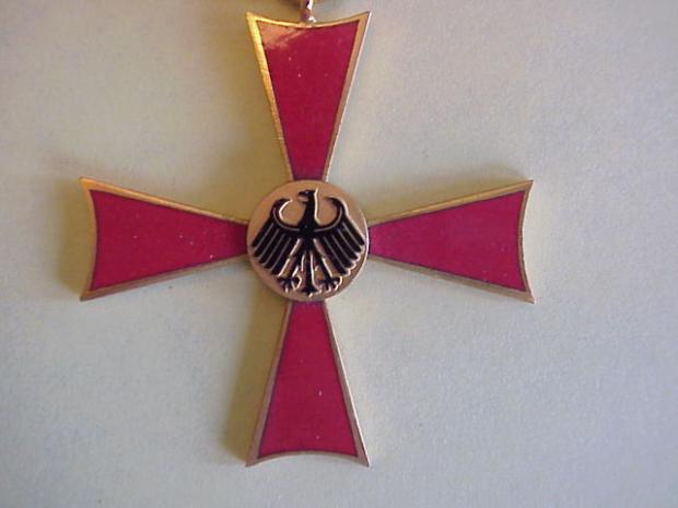 Bund cross ribbon front.JPG