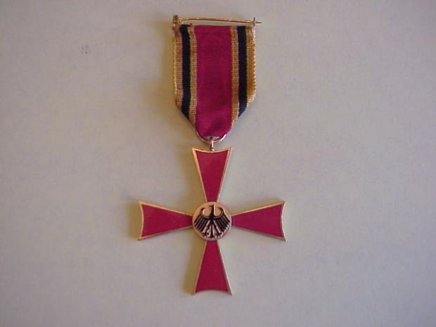 Bund cross ribbon.JPG