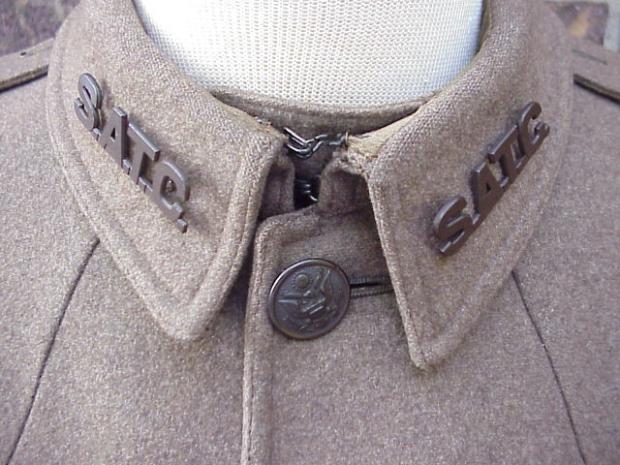 SATC coat collar.JPG