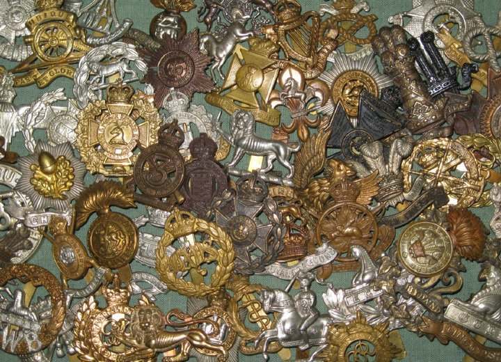 2032108536_CapBadges--scrambled.jpg.ee41f67a0c82737c92f08e633b32c3a7.jpg