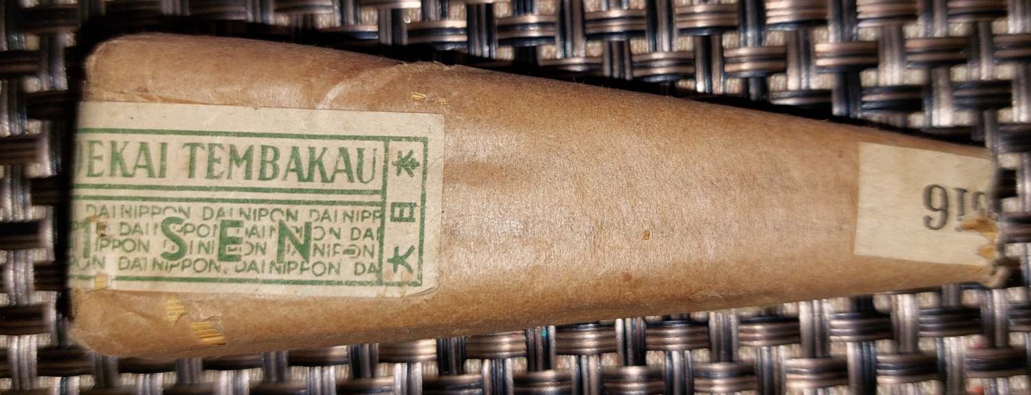 Unknown TOBACCO or Cigarettes. Poss Japanese - CAN YOU IDENTIFY THIS?