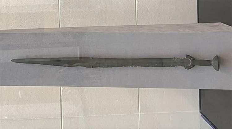 ancient-sword-real-1.jpg.44fe33d67aee0abeec03919fb3447571.jpg