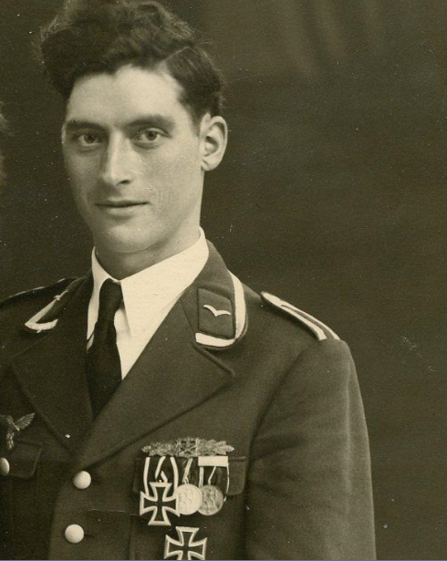 FJ with Infantry Assault Badge - TR BADGES & INSIGNIA - World Militaria  Forum