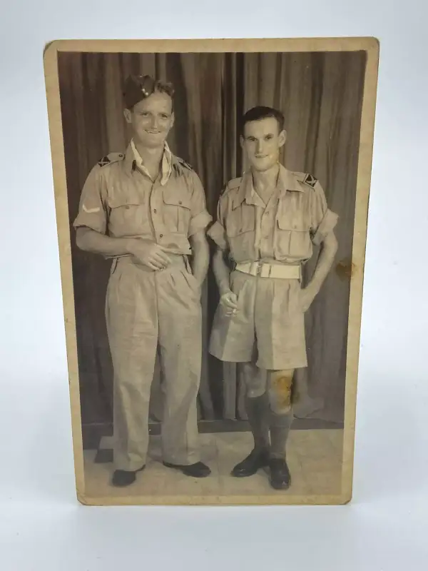 rare-ww2-british-4th-indian-infantry-division-portrait-photograph_43473_pic1_size4.webp.872de365d2dda4b98d560f1e3570c875.webp