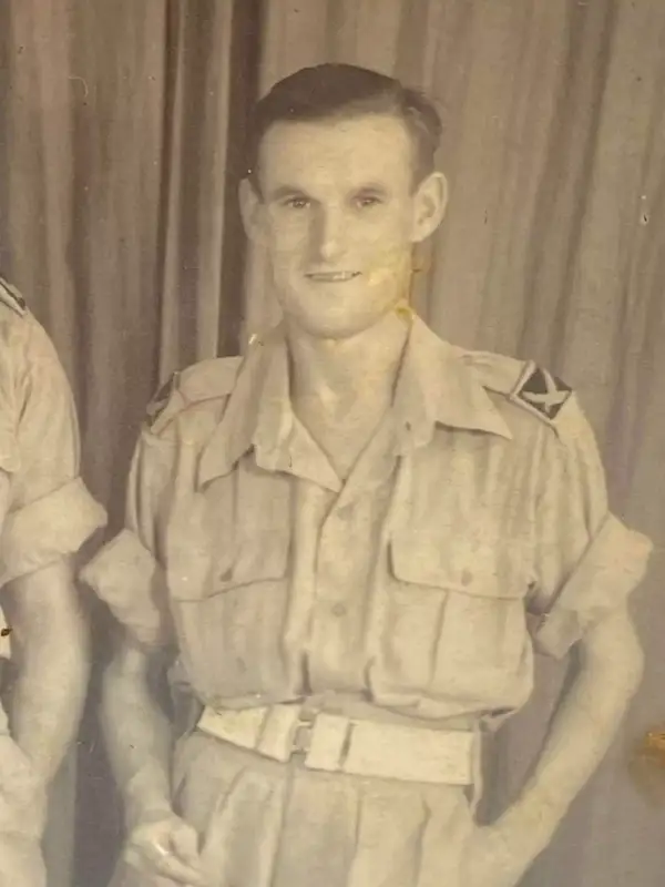 rare-ww2-british-4th-indian-infantry-division-portrait-photograph_43473_pic5_size1.webp.3ebdb6db3b1473f06022fc363bf1ab3d.webp