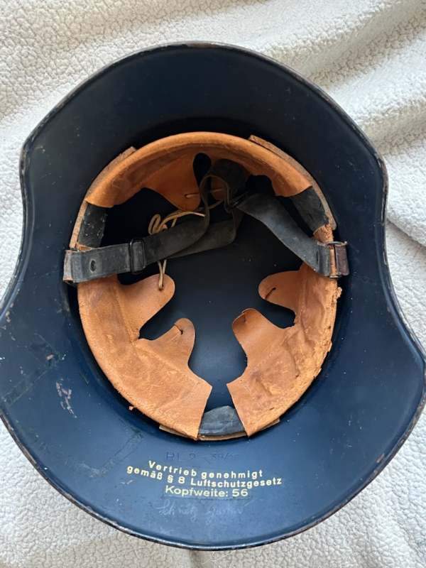 LuftschutzHelmet.jpg.ad2eebd1aa71b51b6f0bc2ed4e4eb7d0.jpg