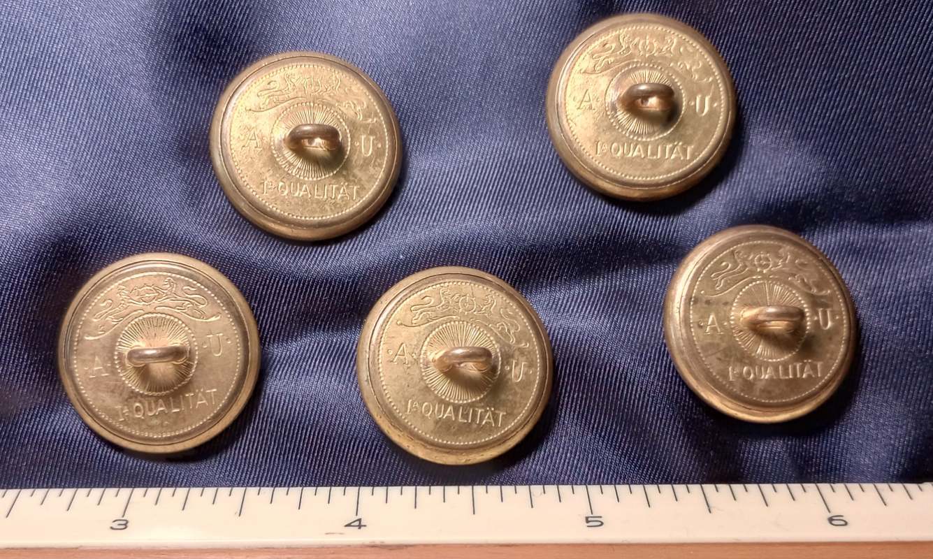 WW1AustroHungarianButtons(1).jpg.bf6432c5126d469ecb478b2497404678.jpg