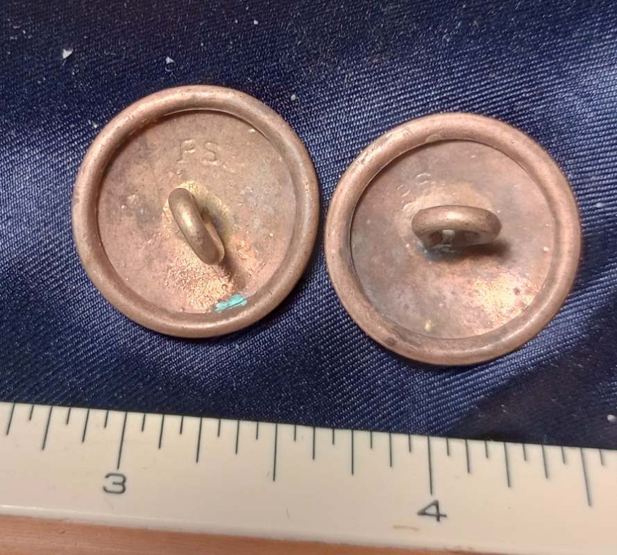 WW1GermanButtons(3).jpg.9da5af98c842bb875767f540f13db638.jpg